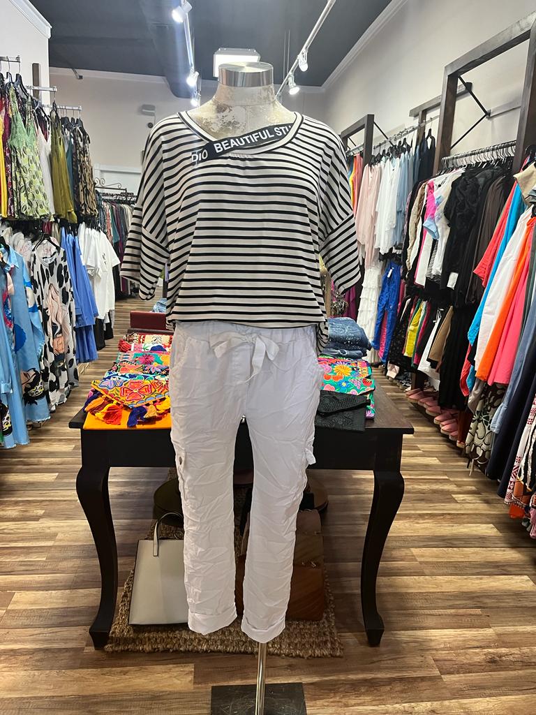 LINE PATTERN BLOUSE