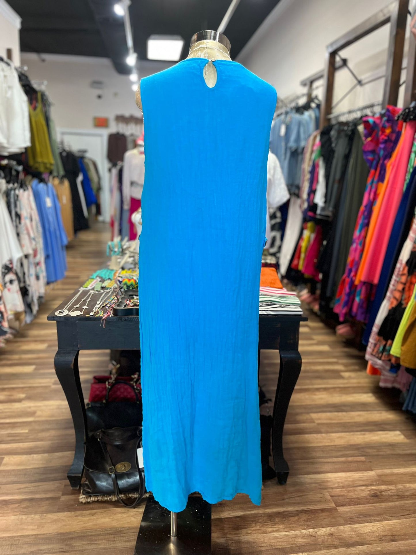 LONG SINGLE COLORED DRESS