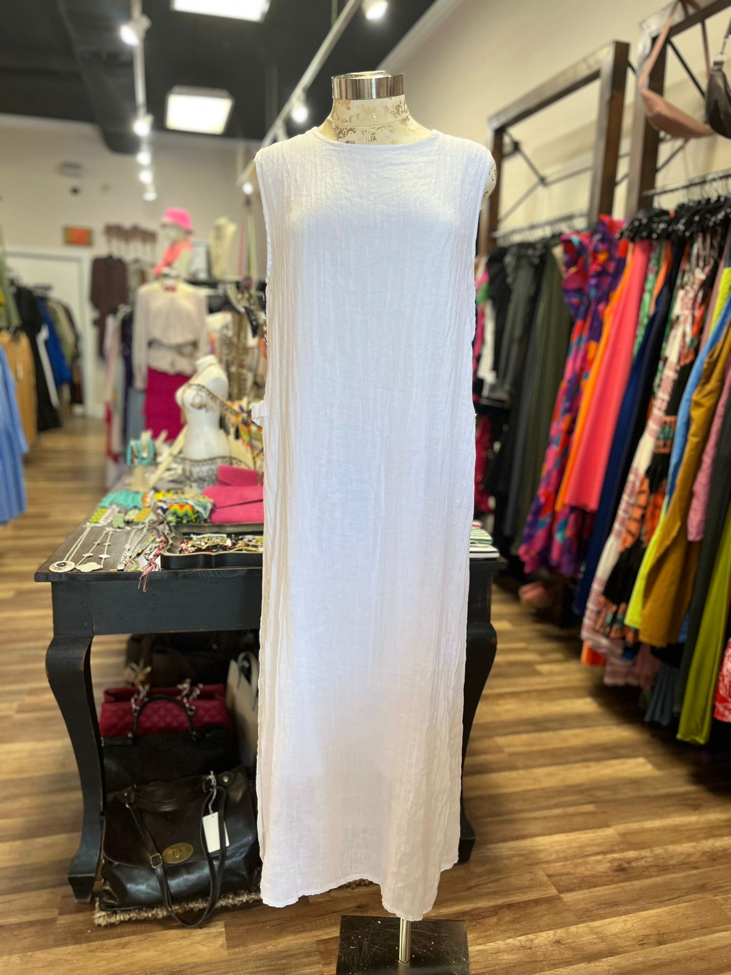 LONG SINGLE COLORED DRESS
