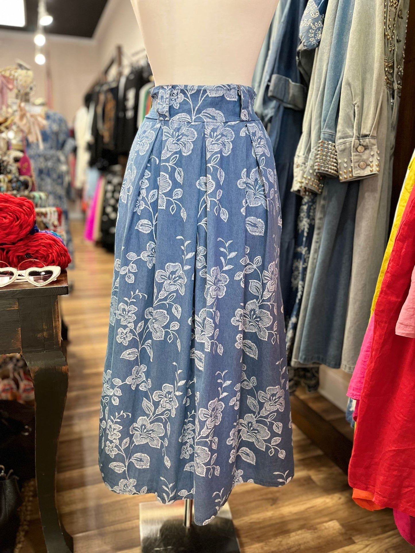 FLOWER PATTERN BLUE SKIRT