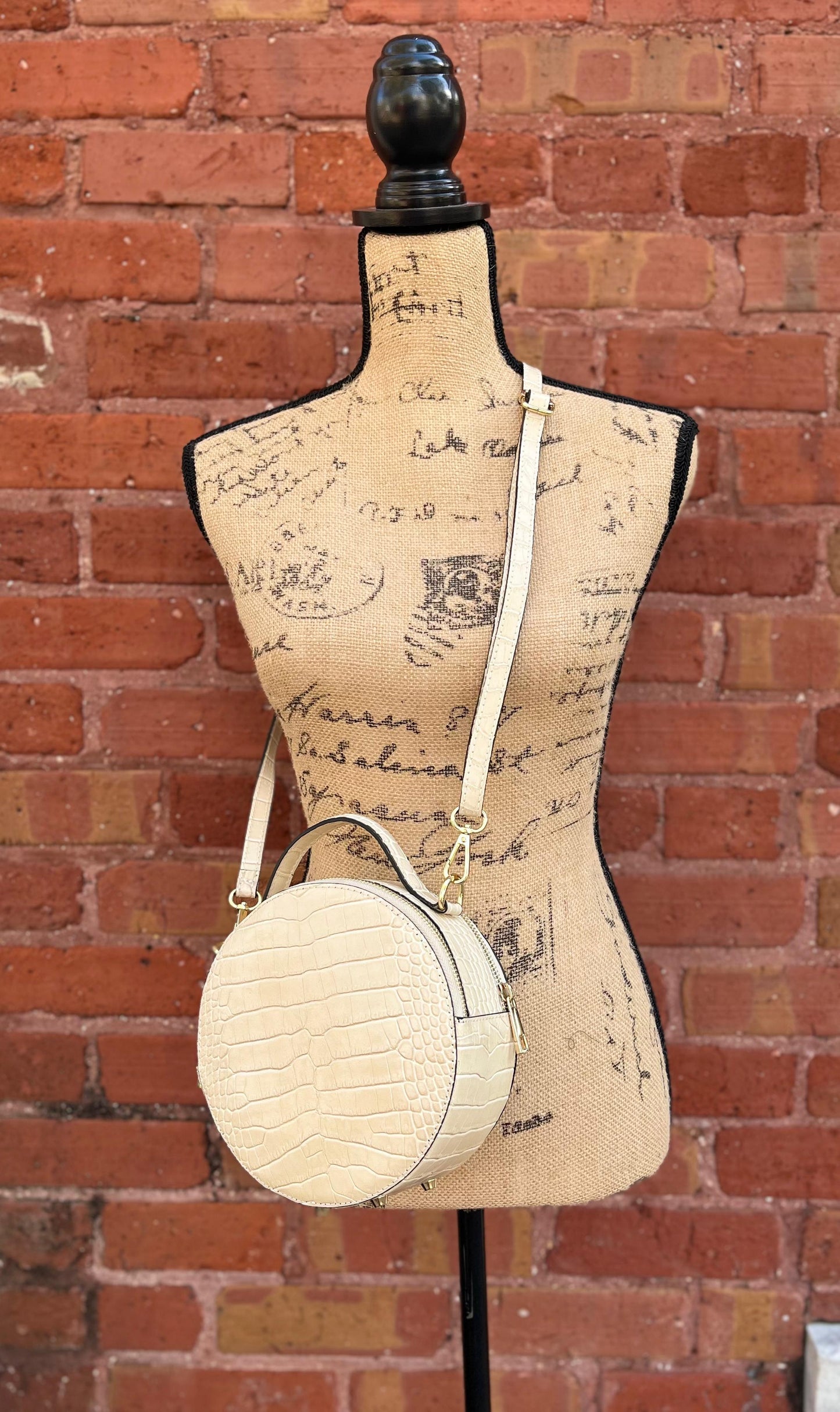 ROUND PURSE