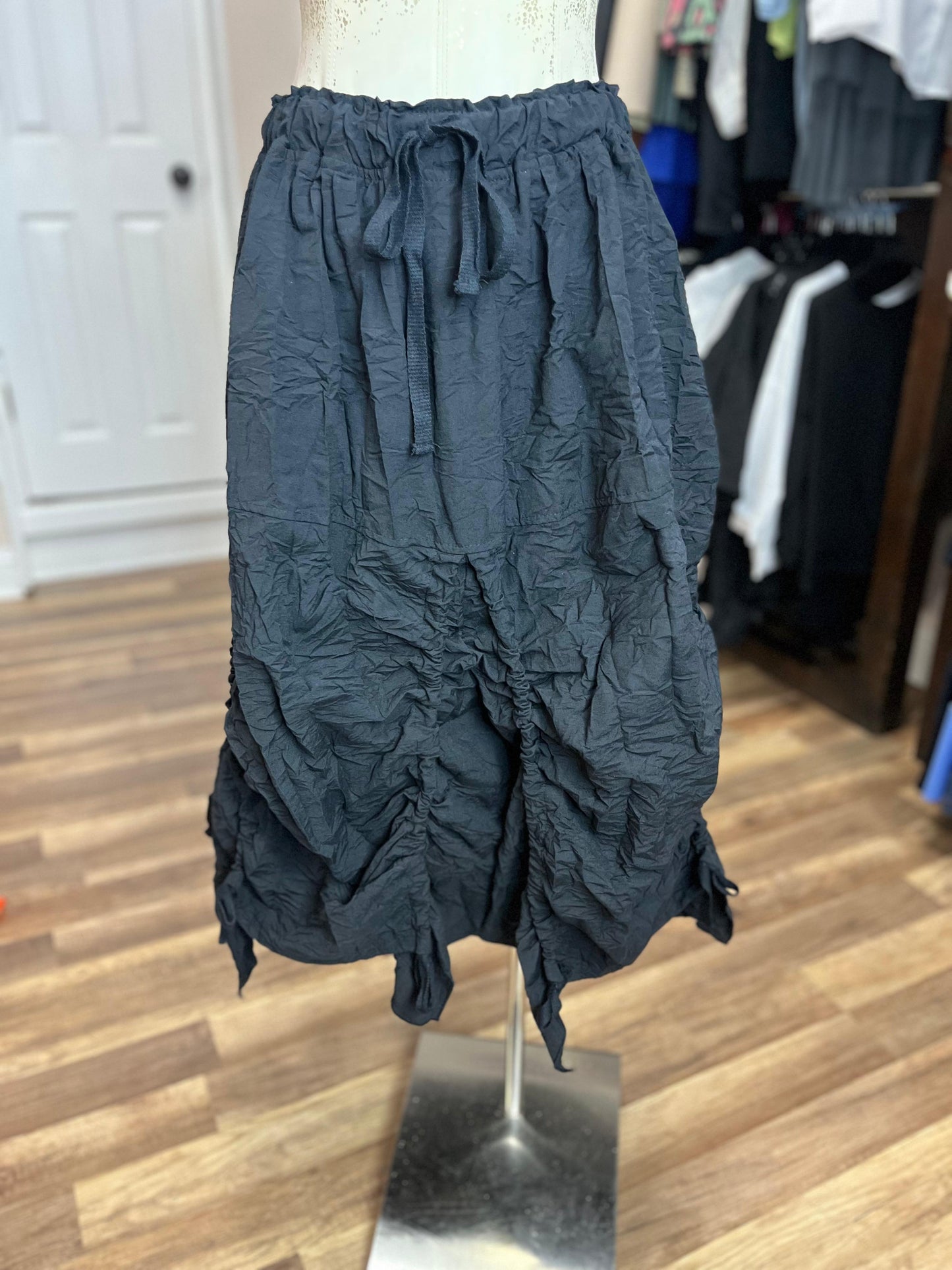 LONG BLACK SKIRT