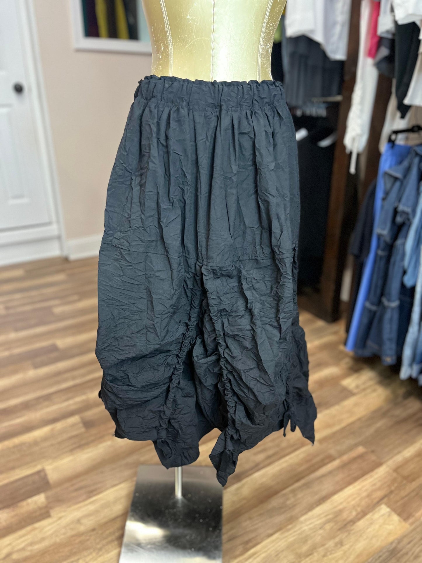LONG BLACK SKIRT