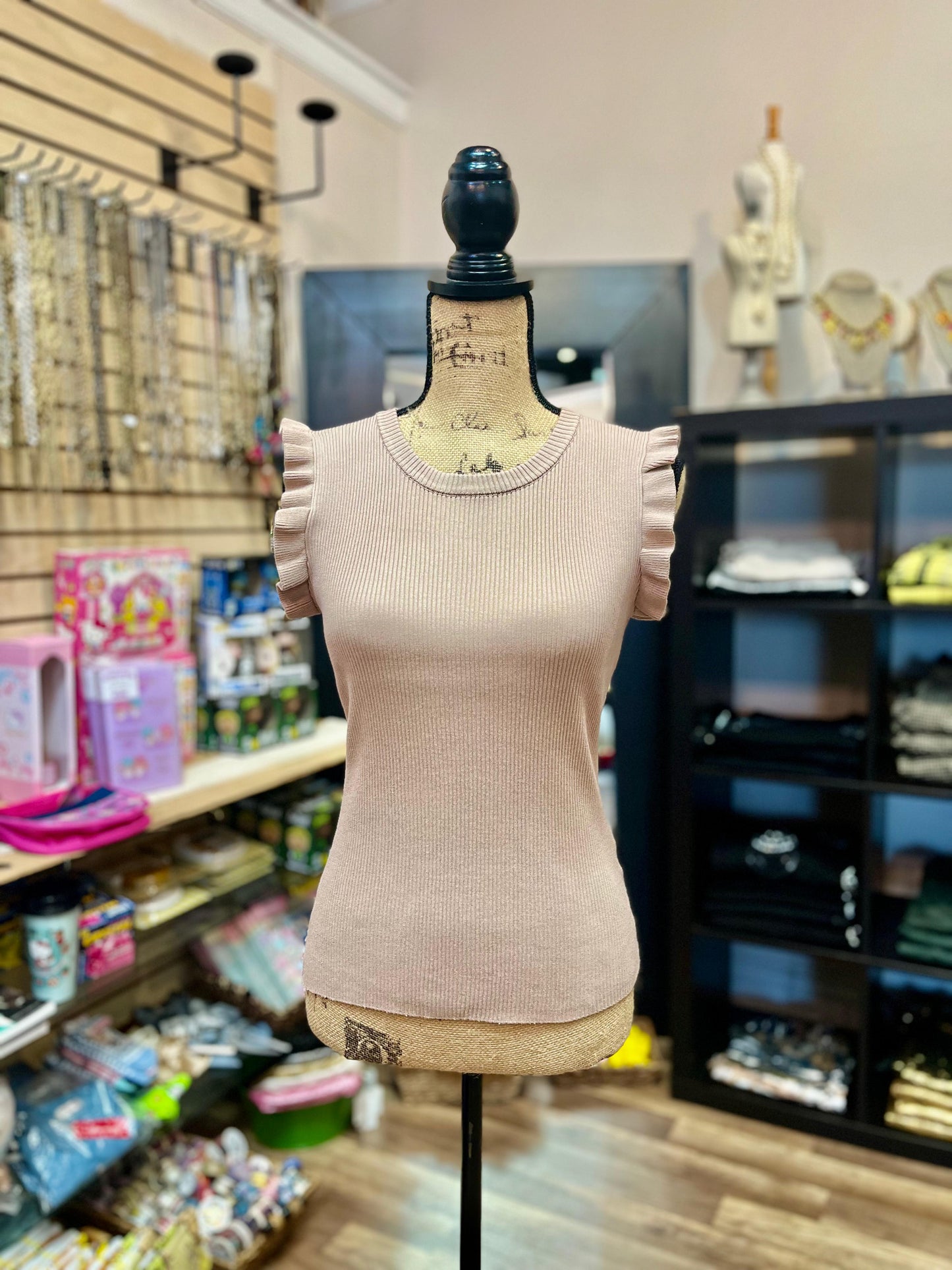 RUFFLE SLEEVLESS KNIT TOP