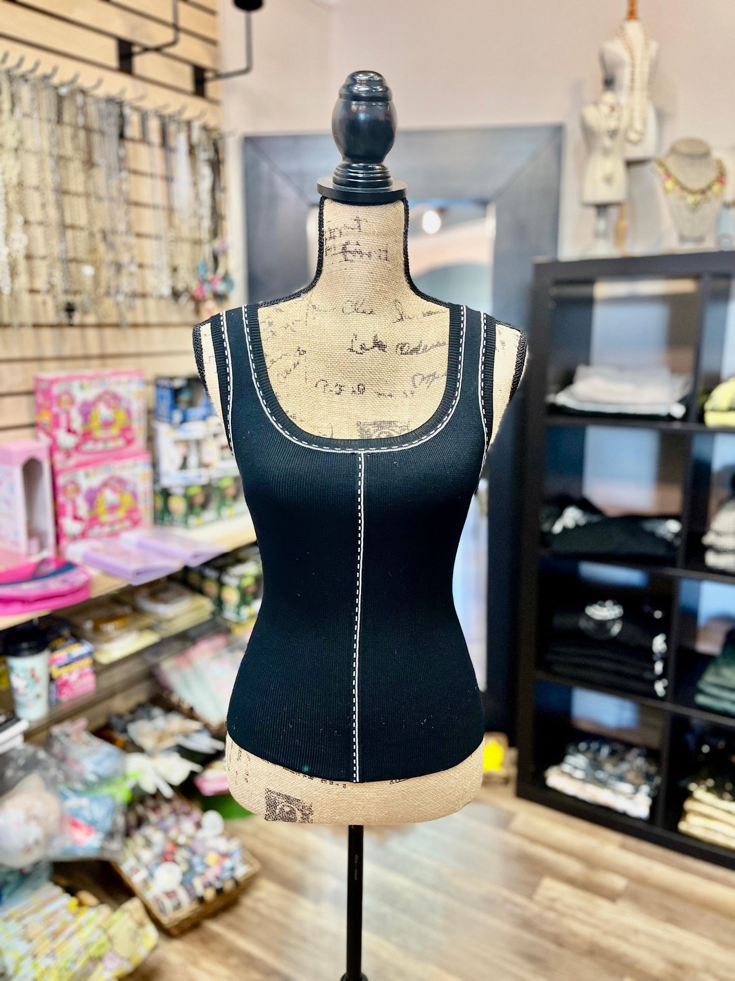 CONTRAST LINE KNIT TANK TOP