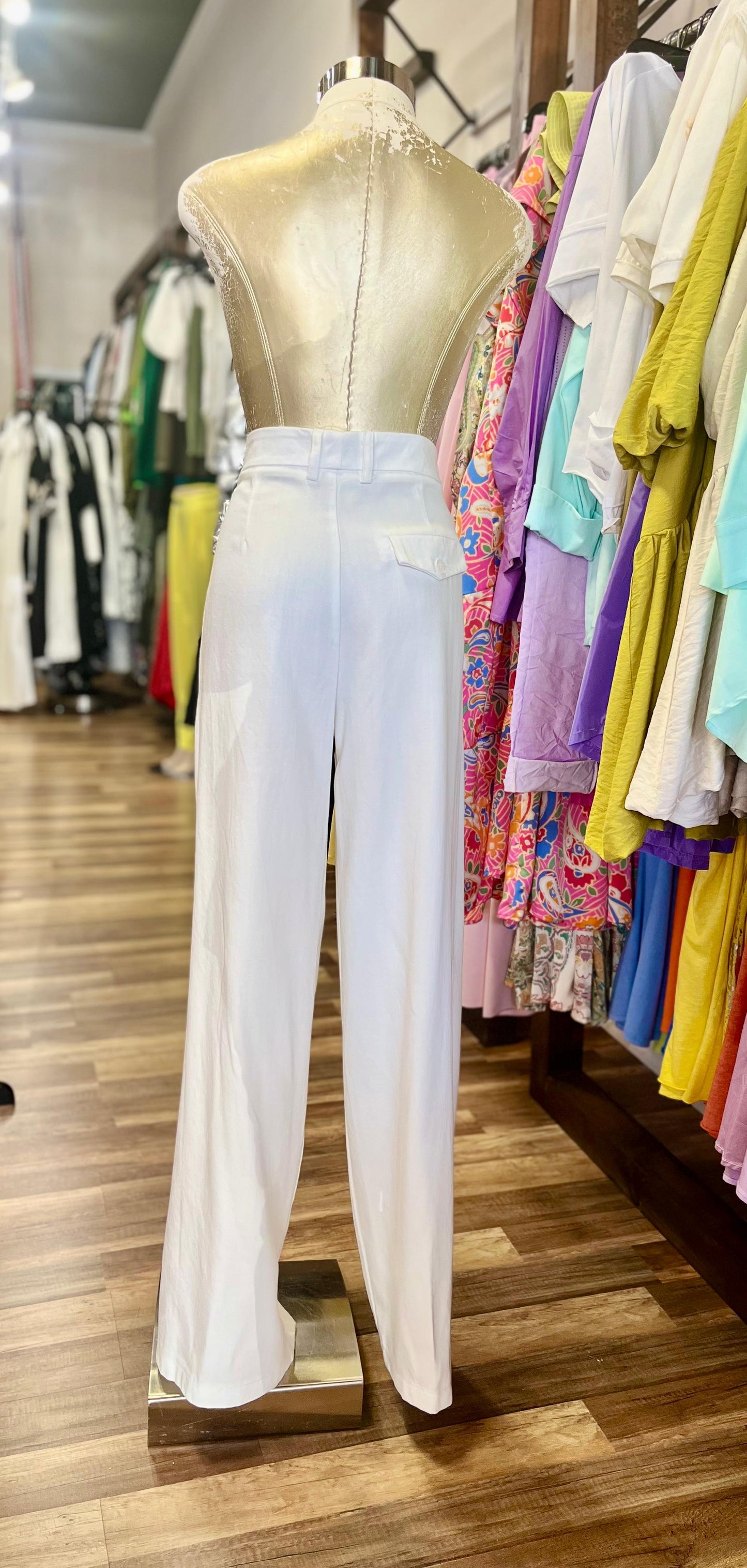 white Pleated Pant
