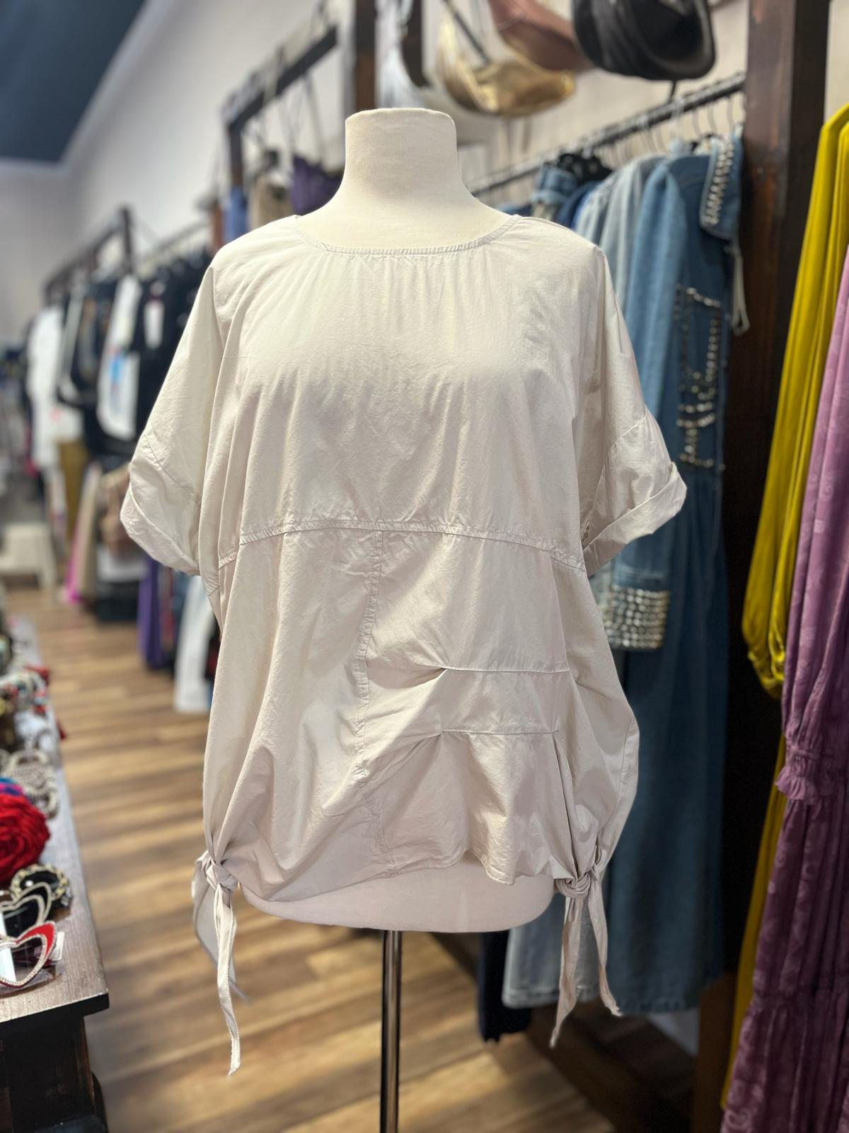 WHITE BLOUSE