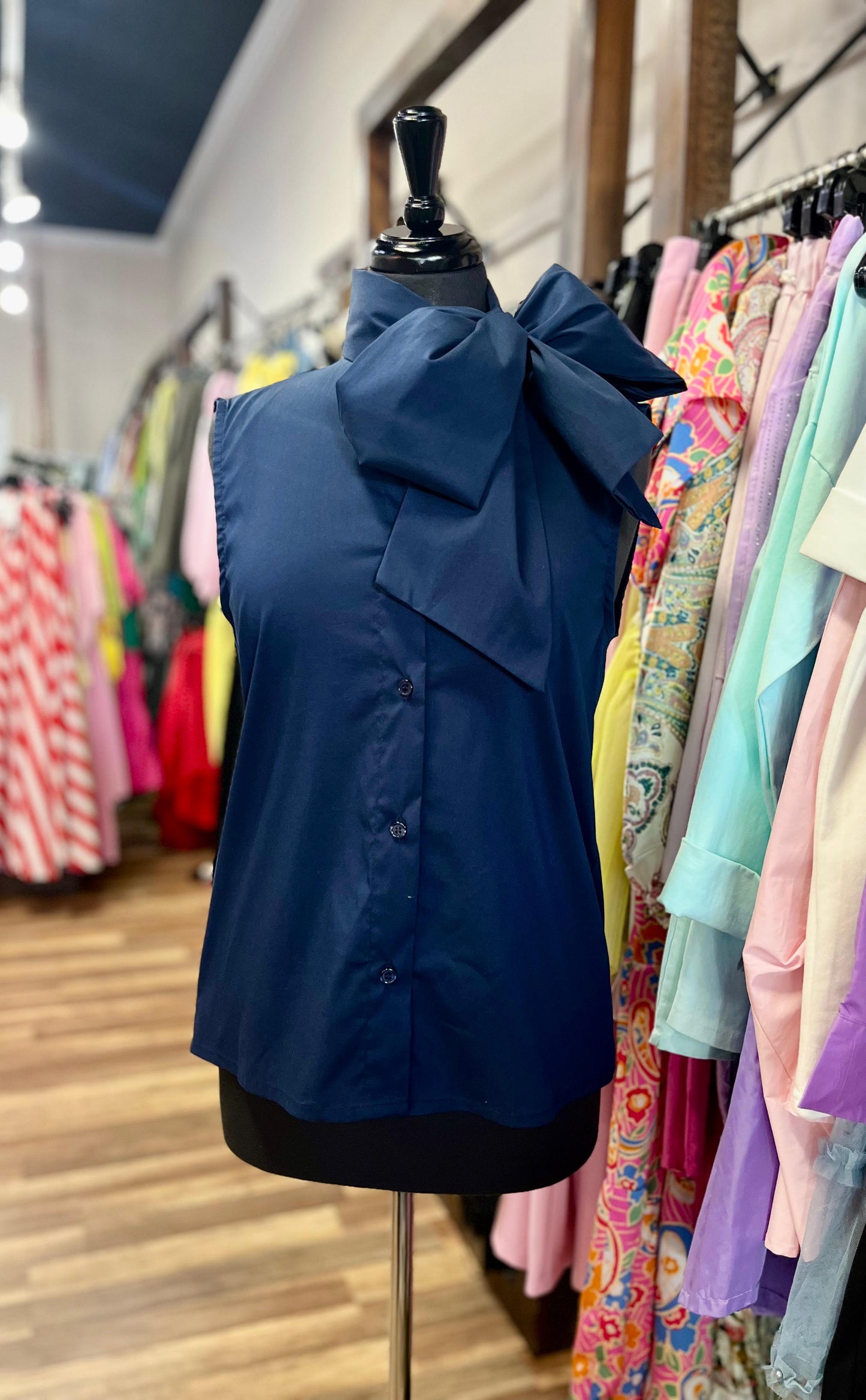 Sleeveless Bow-Neck Shirt