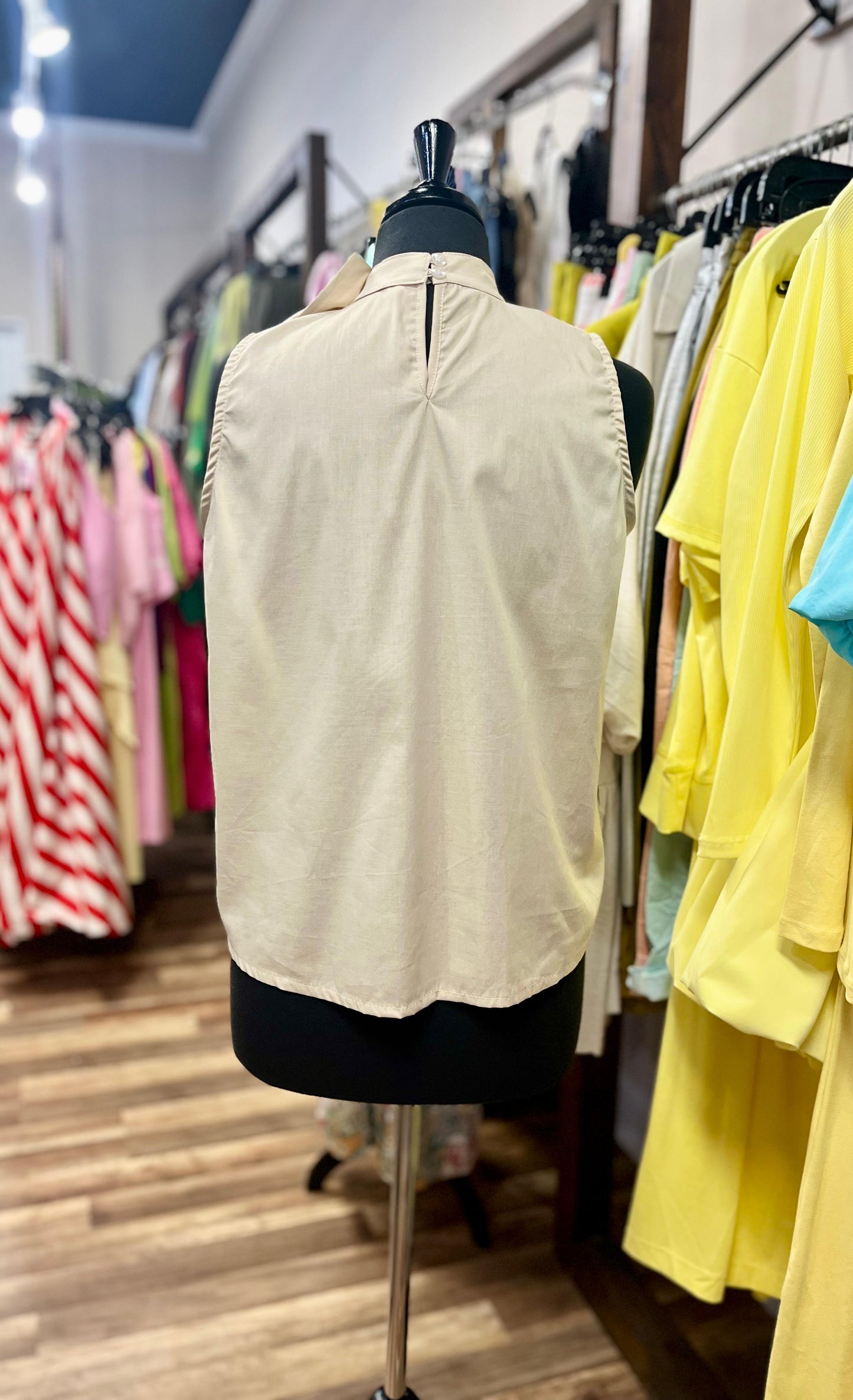 Sleeveless Blouse with 3D Bow