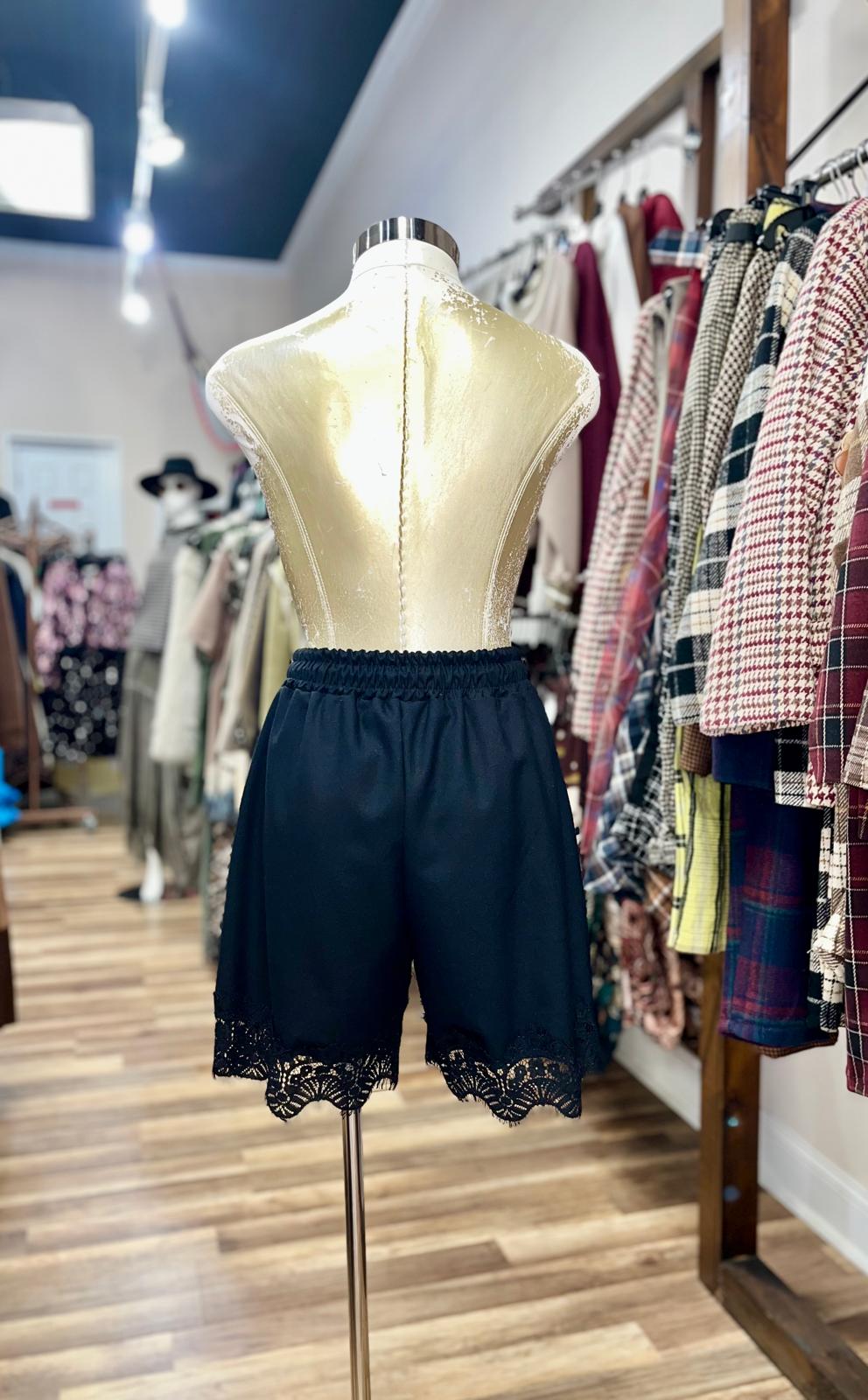 Lace-Trim Drawstring short