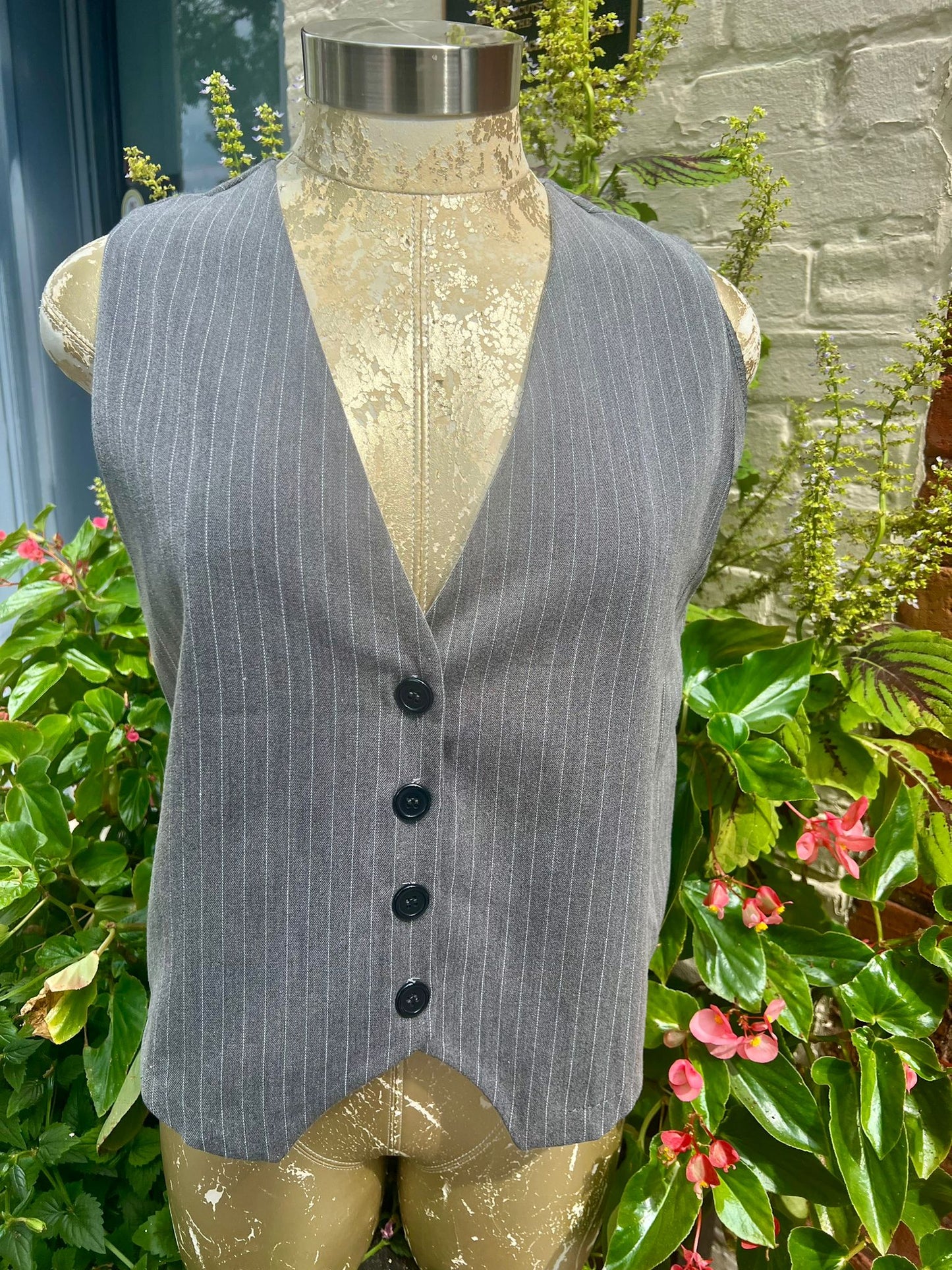 LINES VEST