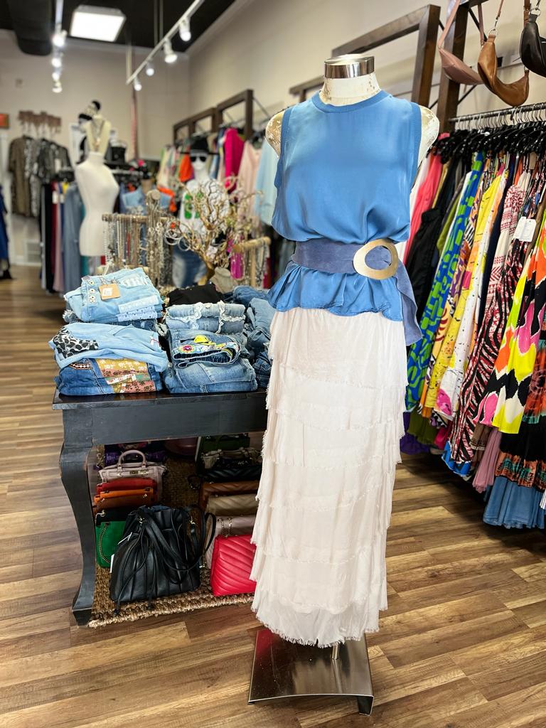SLEEVLESS BLOUSE