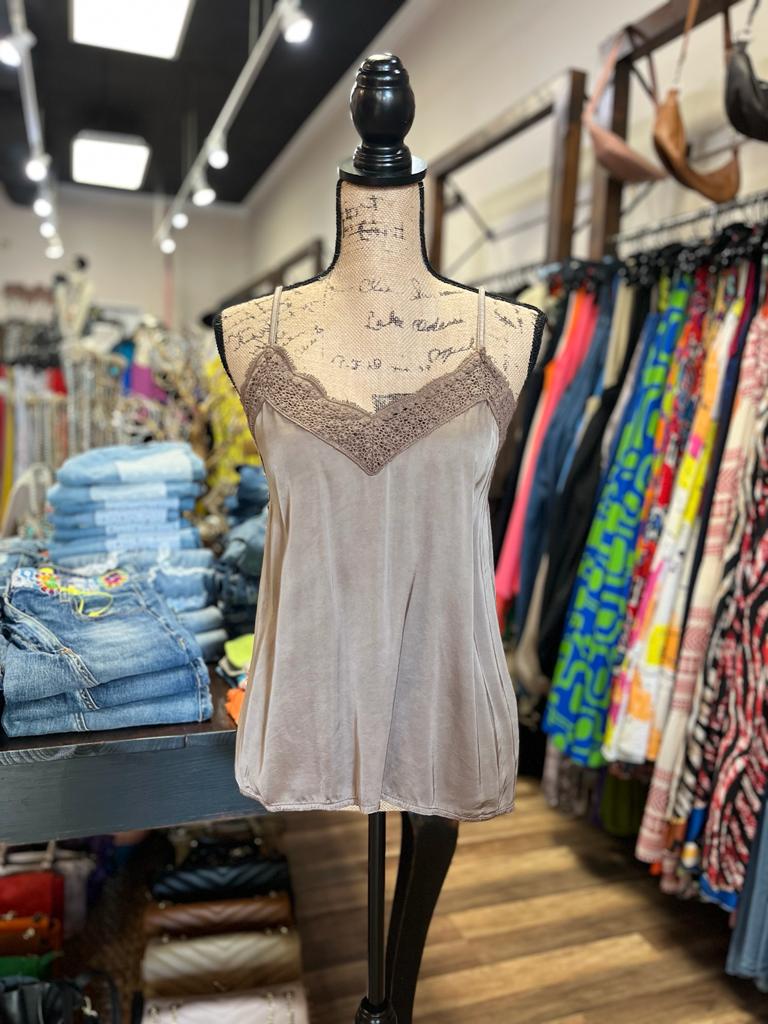 DECORATED STRAPPY BLOUSE