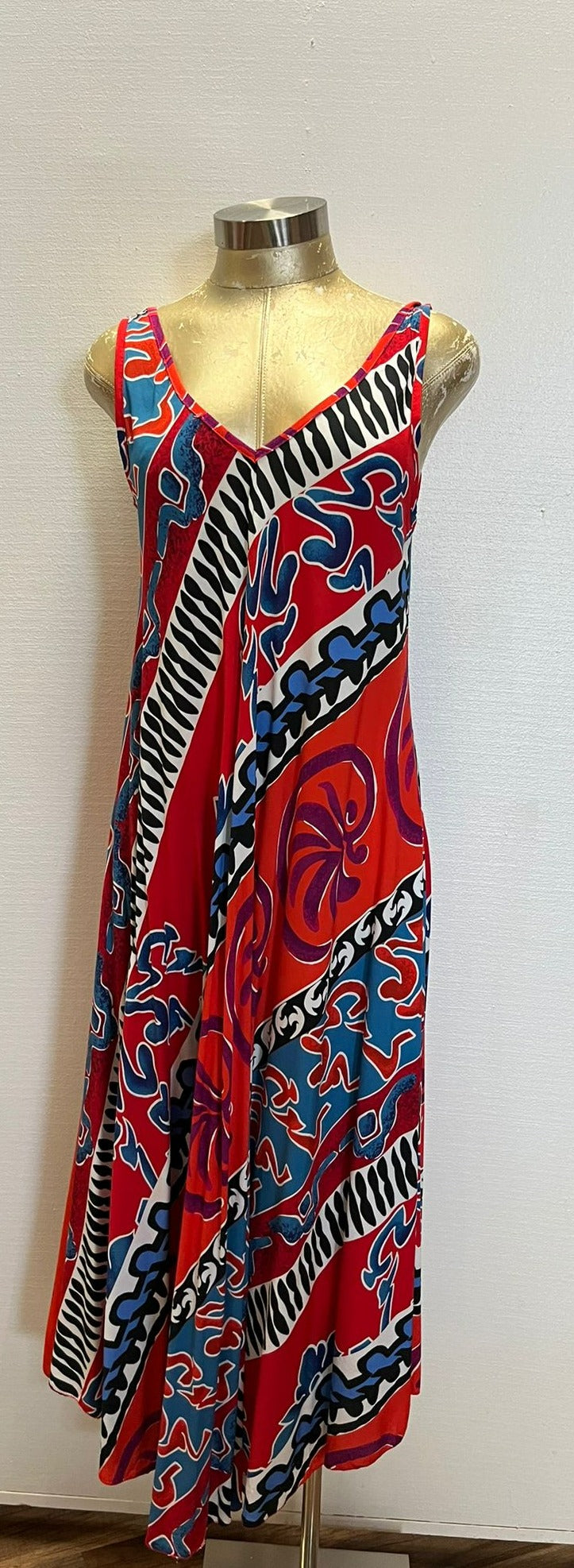 SLEEVLEES LONG DRESS