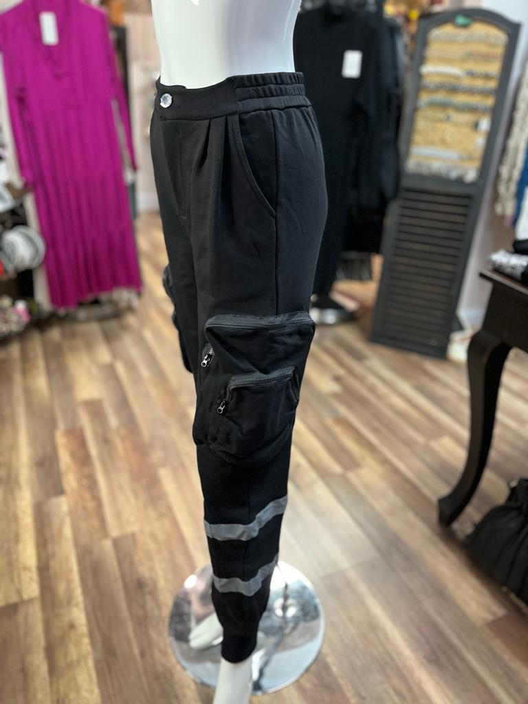 BLACK PANTS WITH WHITE STRIPES