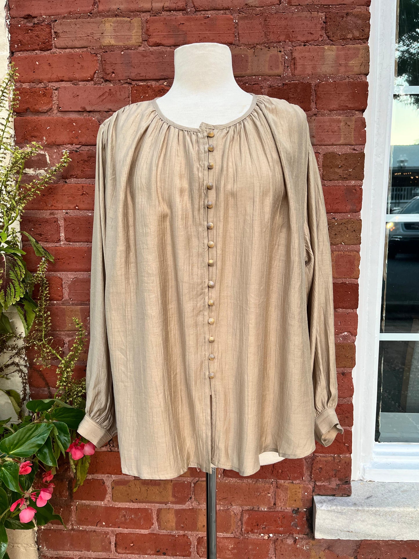 LONG SLEEVES BLOUSE WITH BUTTONS