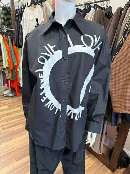 "LOVE" LONG SLEEVES SHIRT