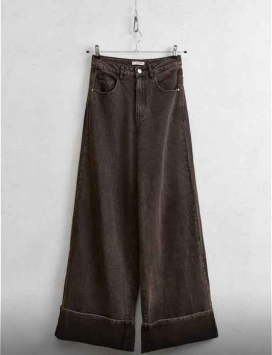 Wide-Leg Cuffed Jeans