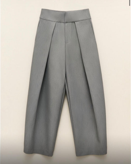 Pleated Wide-Leg Pant