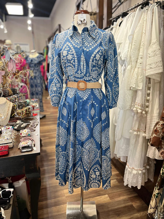 BLUE DRESS WITH WHITE PATTERN