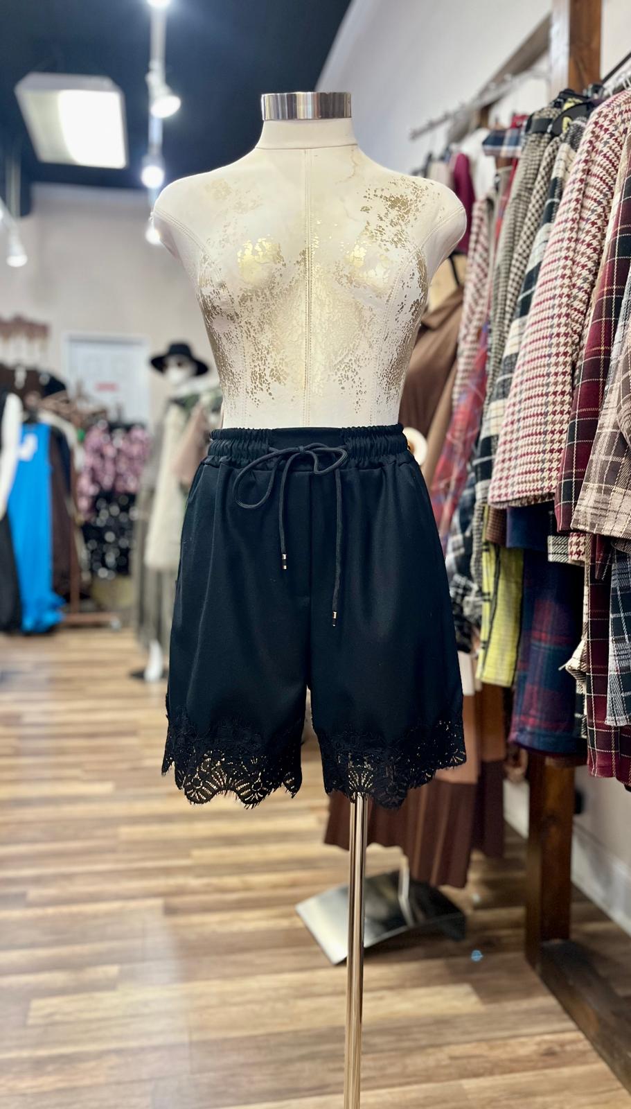 Lace-Trim Drawstring short