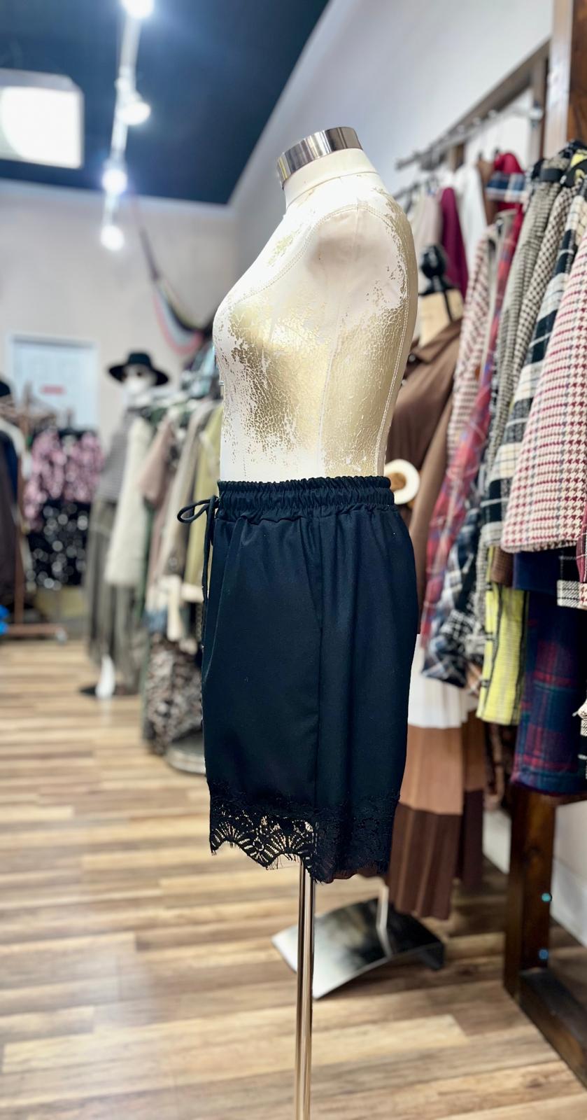 Lace-Trim Drawstring short