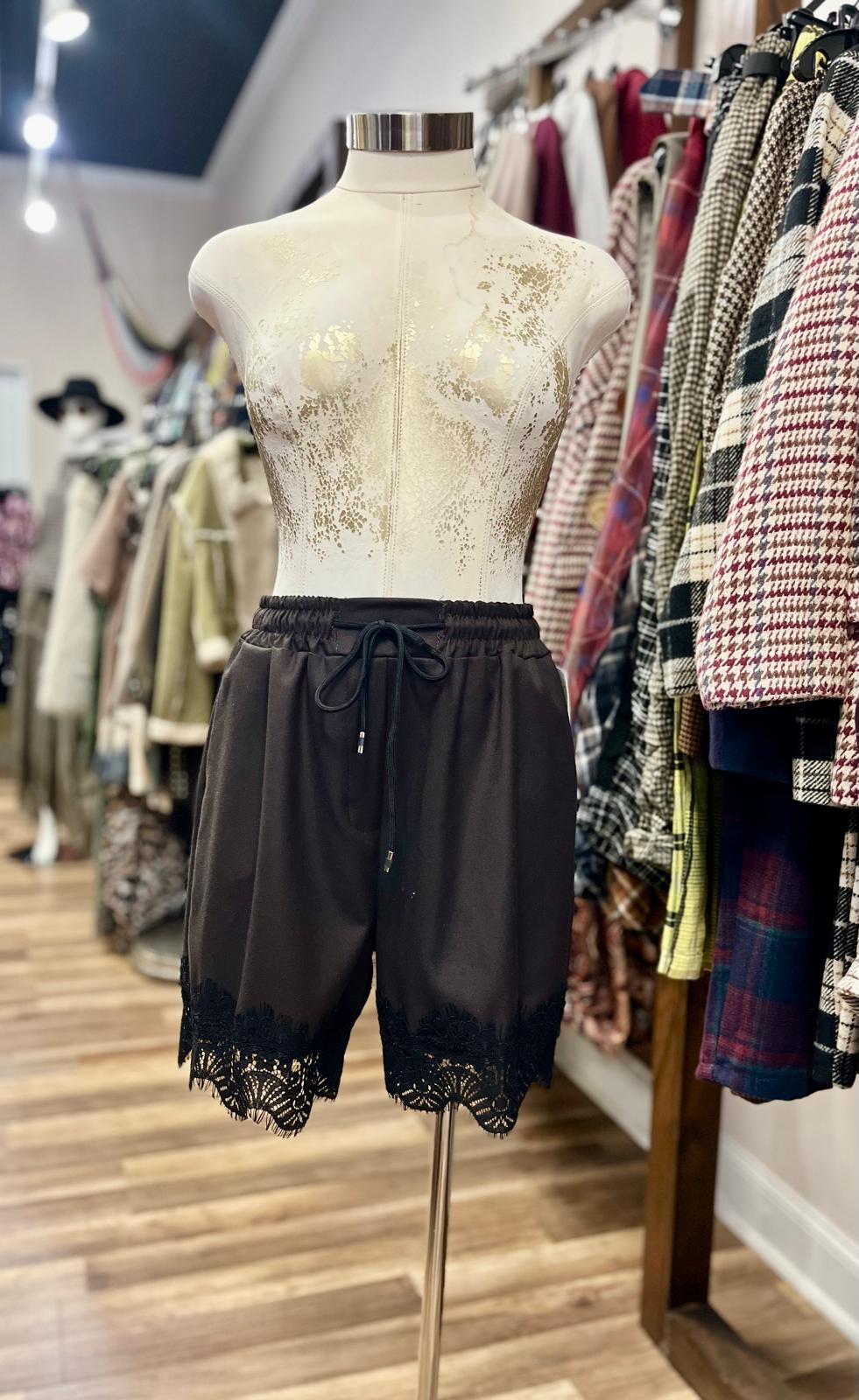 Lace-Trim Drawstring short