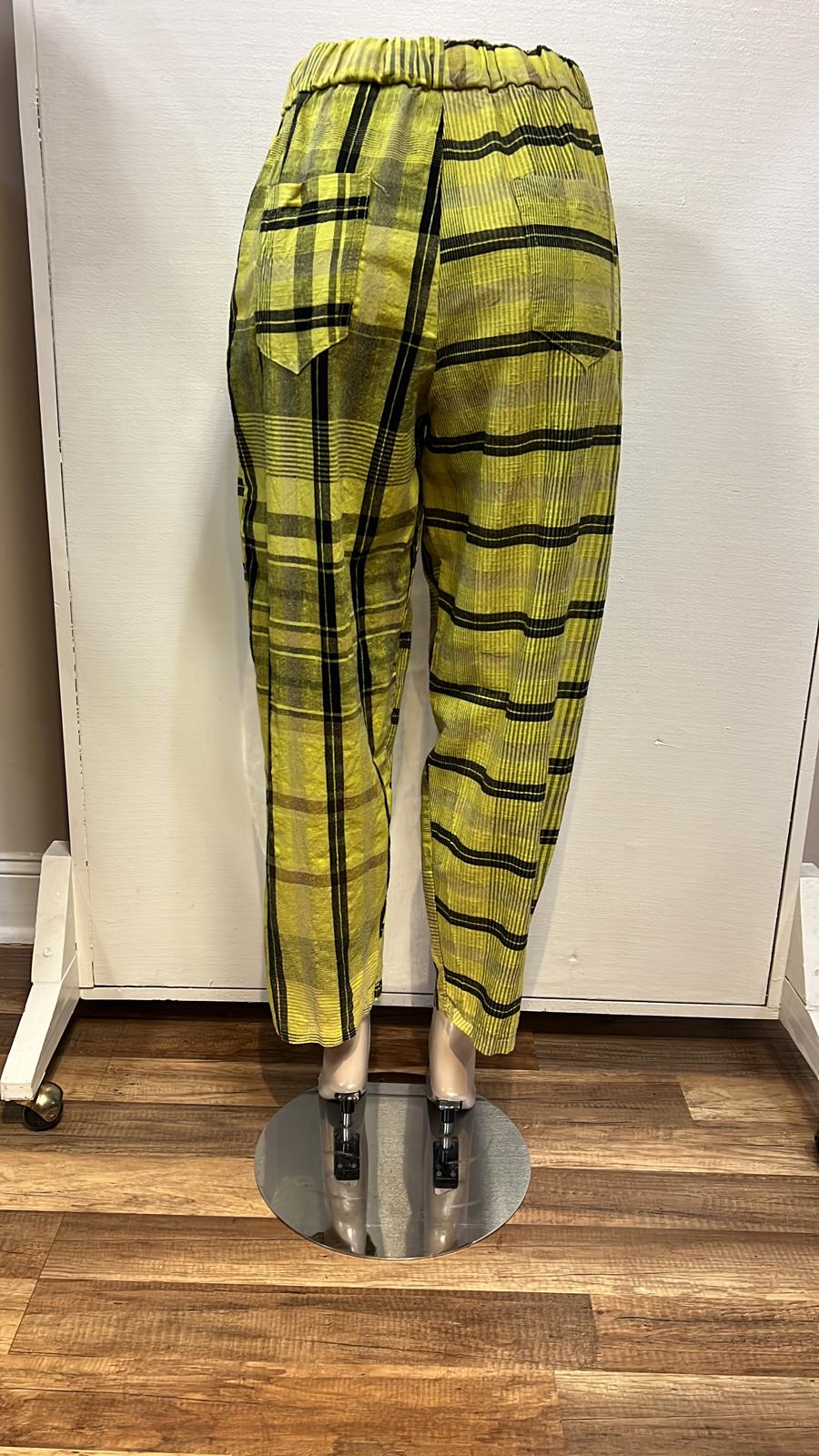 YELLOW PANTS WITH LINE PATTERN